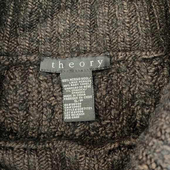 Theory Turtleneck sweater - Picture 3 of 6